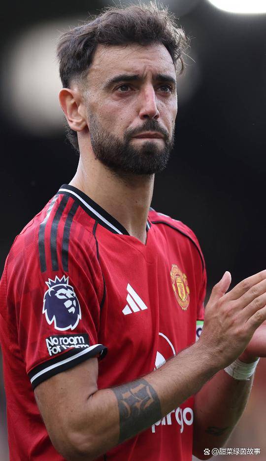 ac米兰关于曼联核心球员被曝转会传闻，引球迷热议，地区他的.的信息