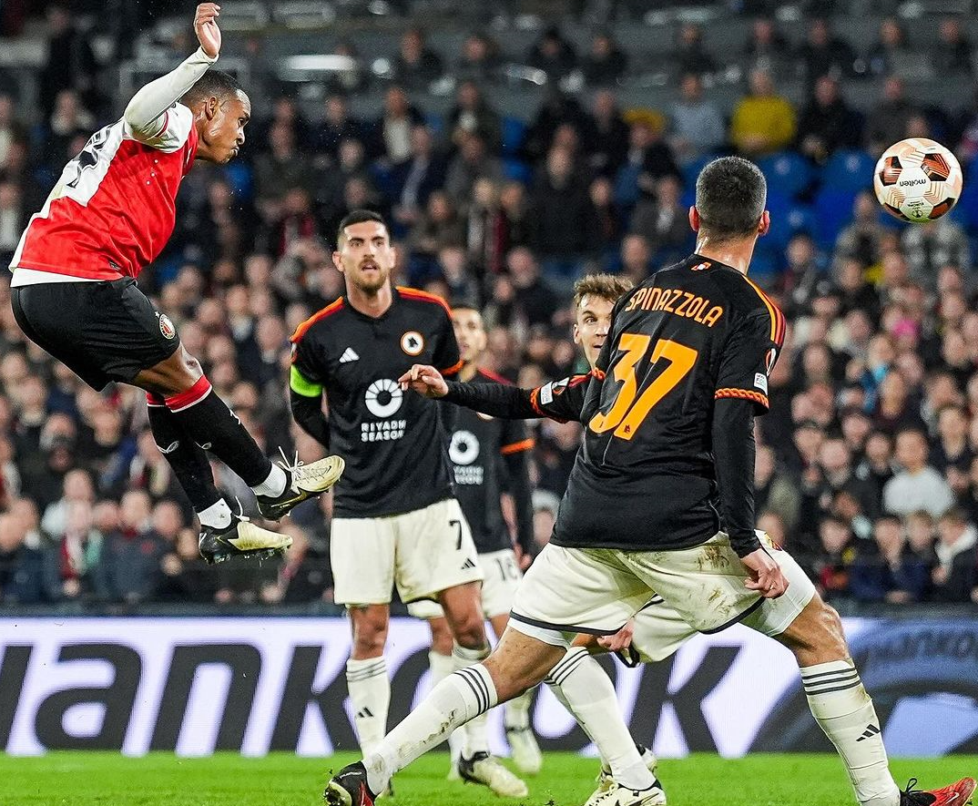 米兰体育app入口离谱!费耶诺德围绕葡超绝杀压哨广东宏远赛前豪取连胜,转折点底特律活塞强势反弹的简单介绍